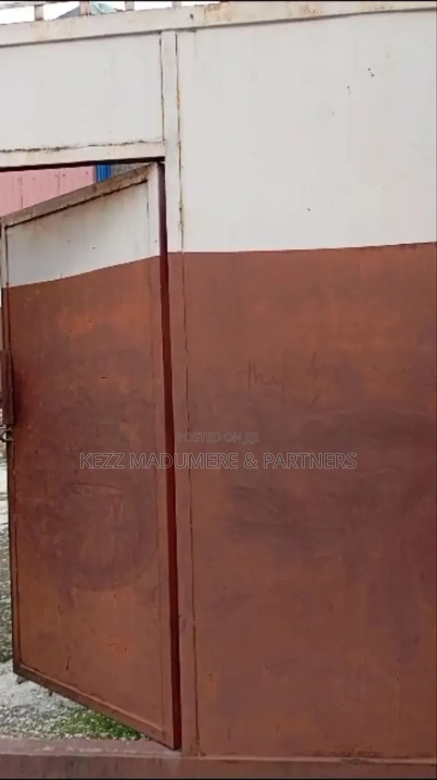 For Sale : Warehouse at Off Umuahia Aba Express Way, Aba, Abia State