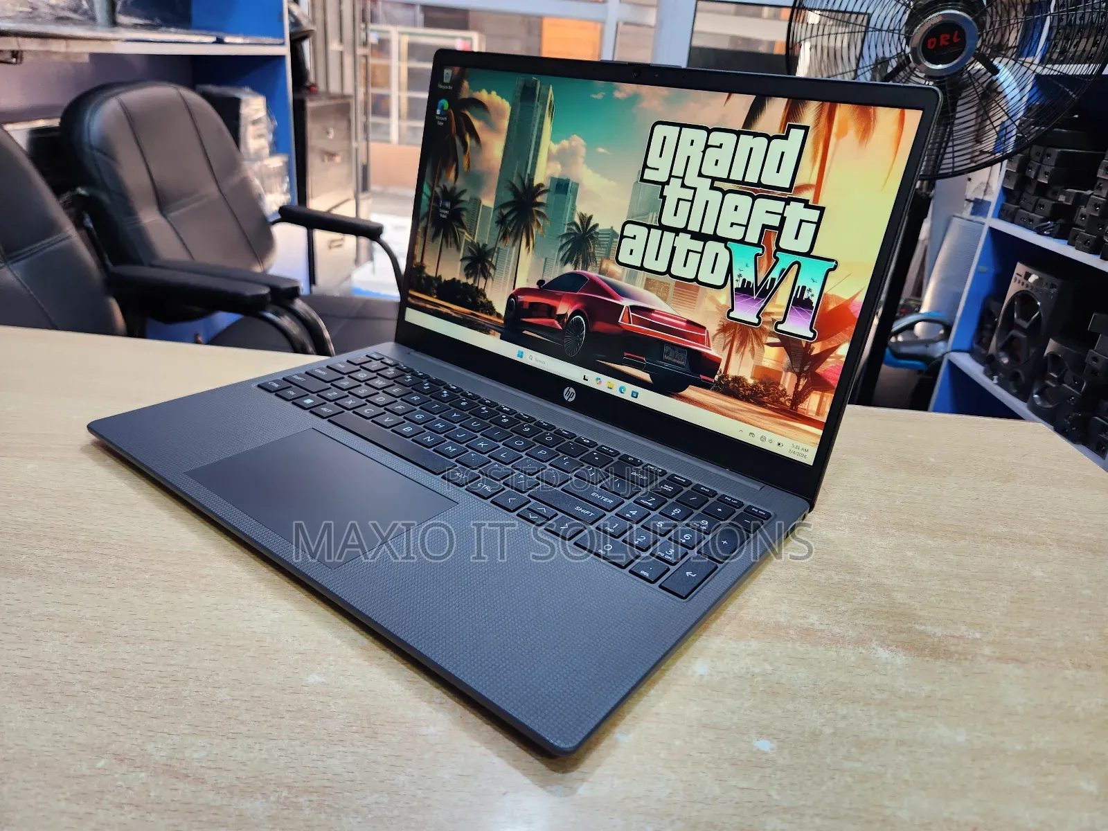 Laptop HP 250 G10 8GB AMD Ryzen 3 SSD 256GB