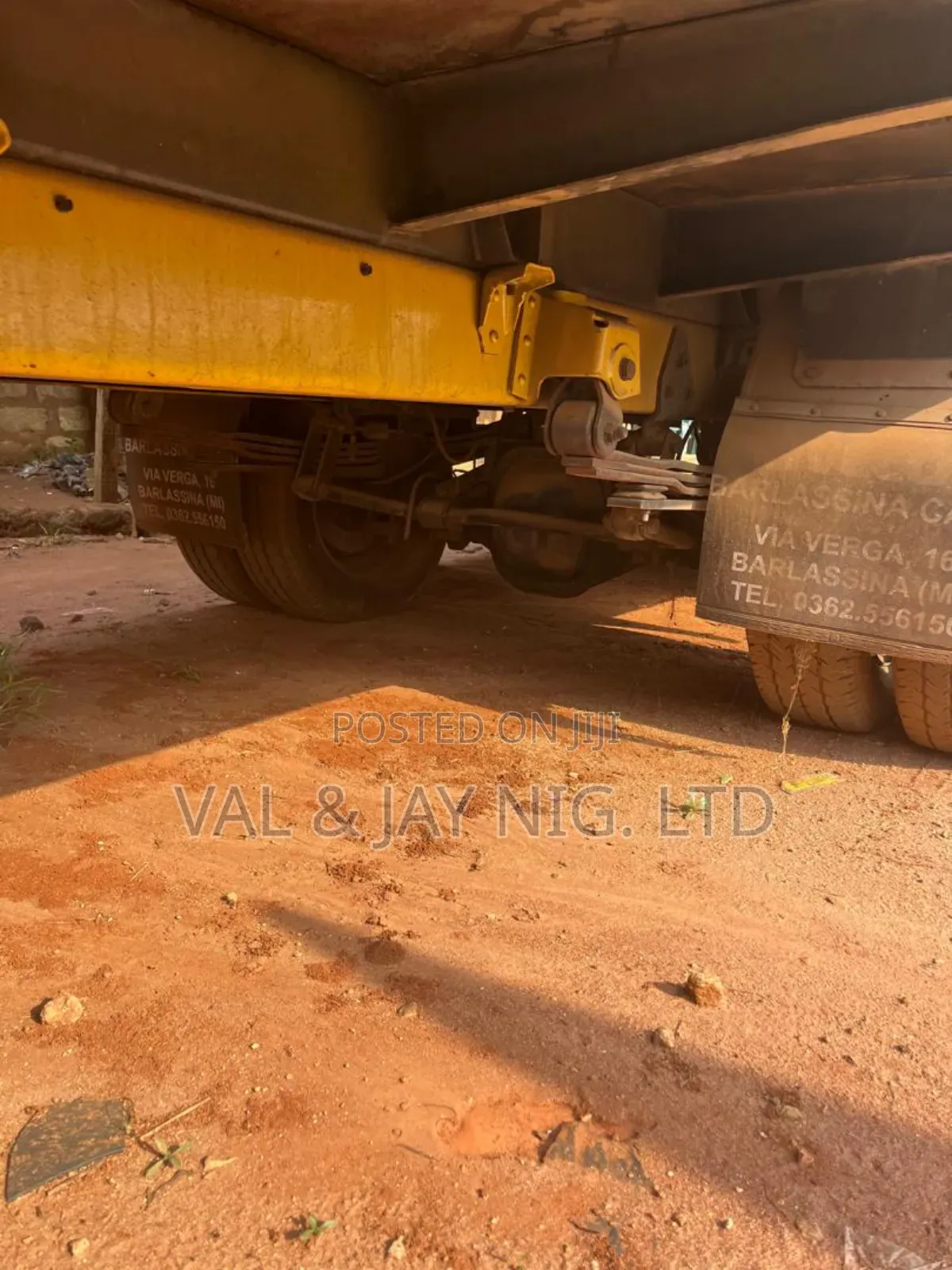 Renault Rigid Truck - 6 Tyres 6 Bolts