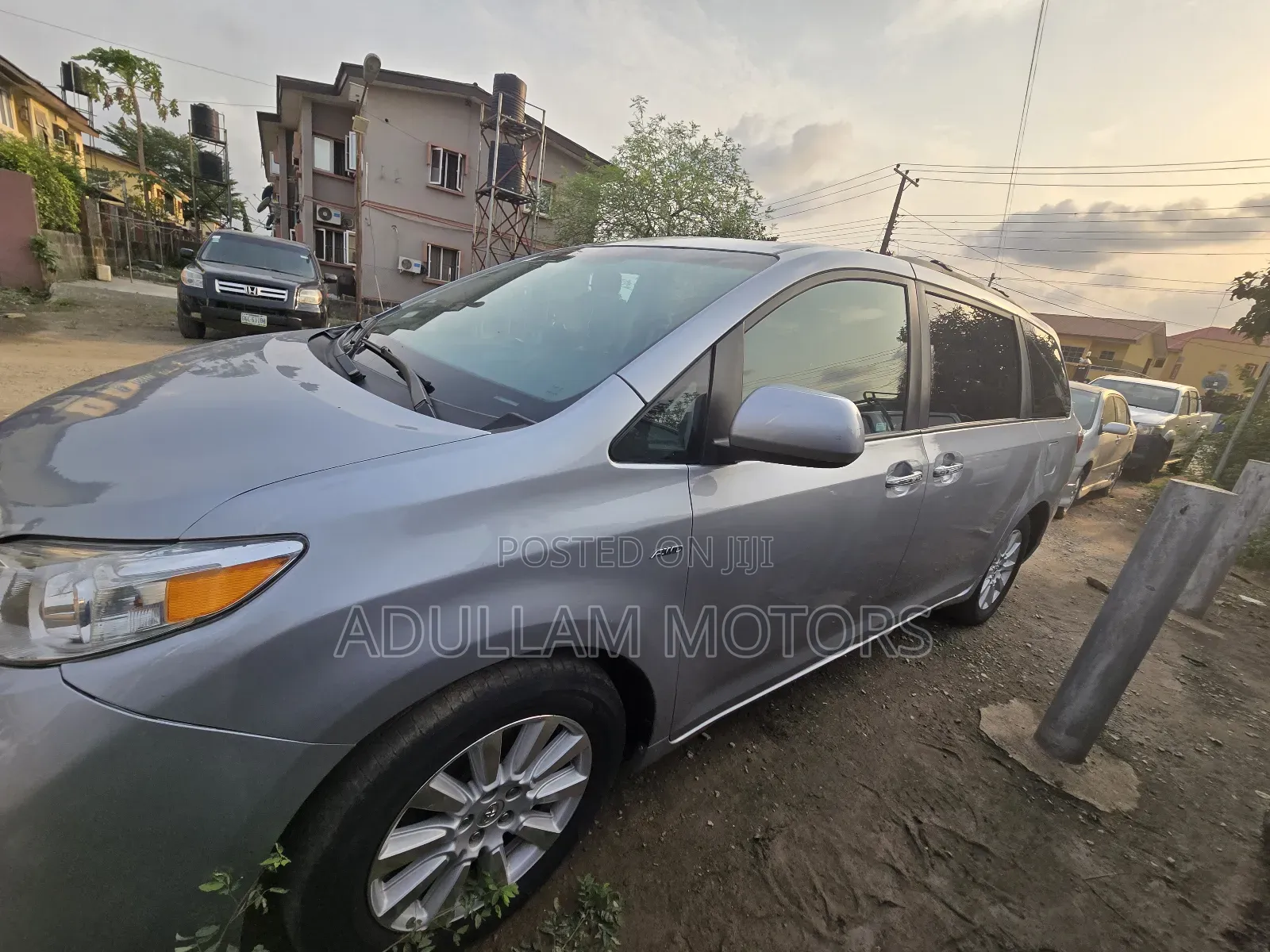 Toyota Sienna Limited 7 Passenger (3.5L 6cyl 8A) 2017 Silver