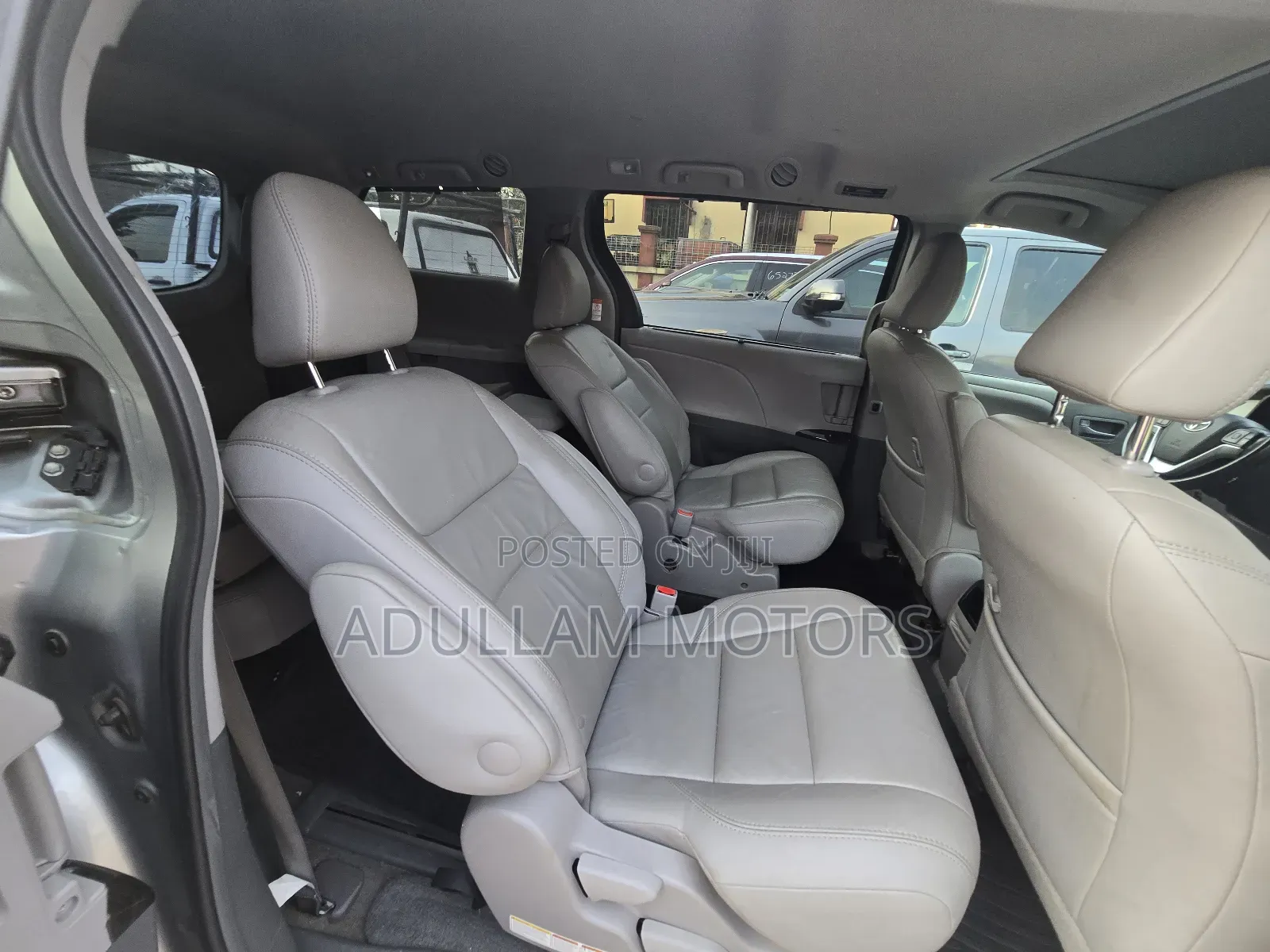 Toyota Sienna Limited 7 Passenger (3.5L 6cyl 8A) 2017 Silver