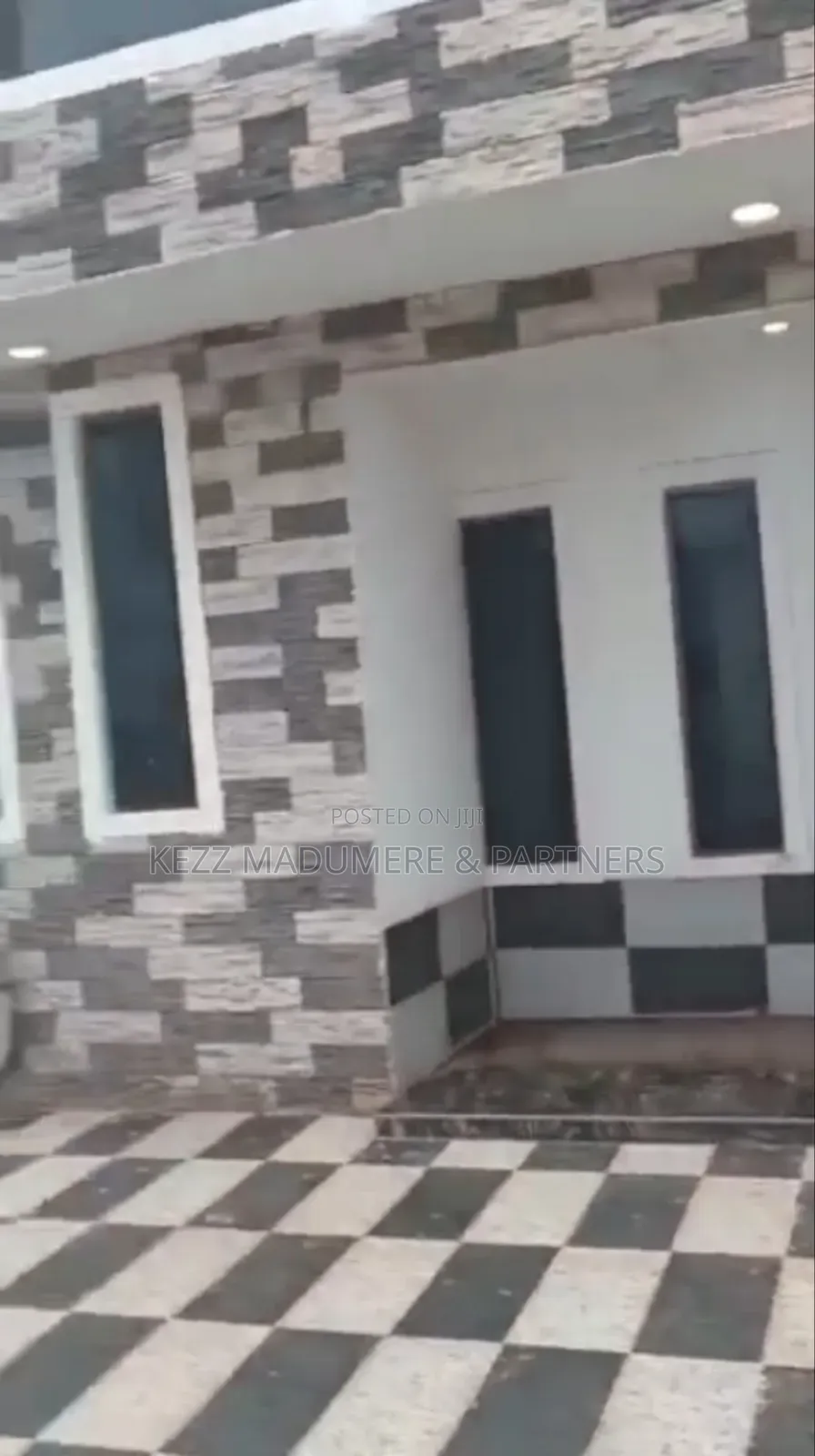 8bdrm Duplex in Nta Road , Port for sale