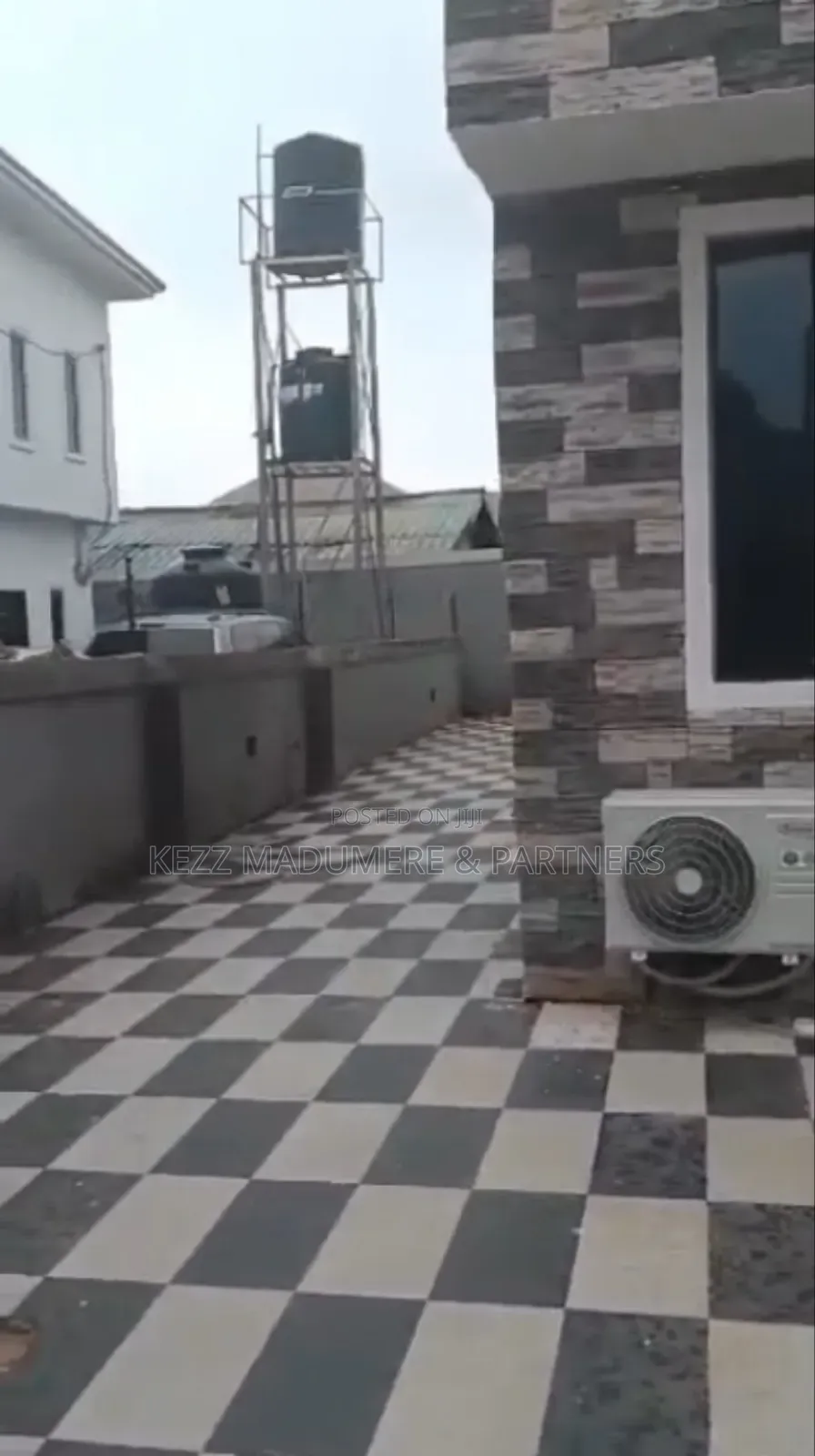 8bdrm Duplex in Nta Road , Port for sale