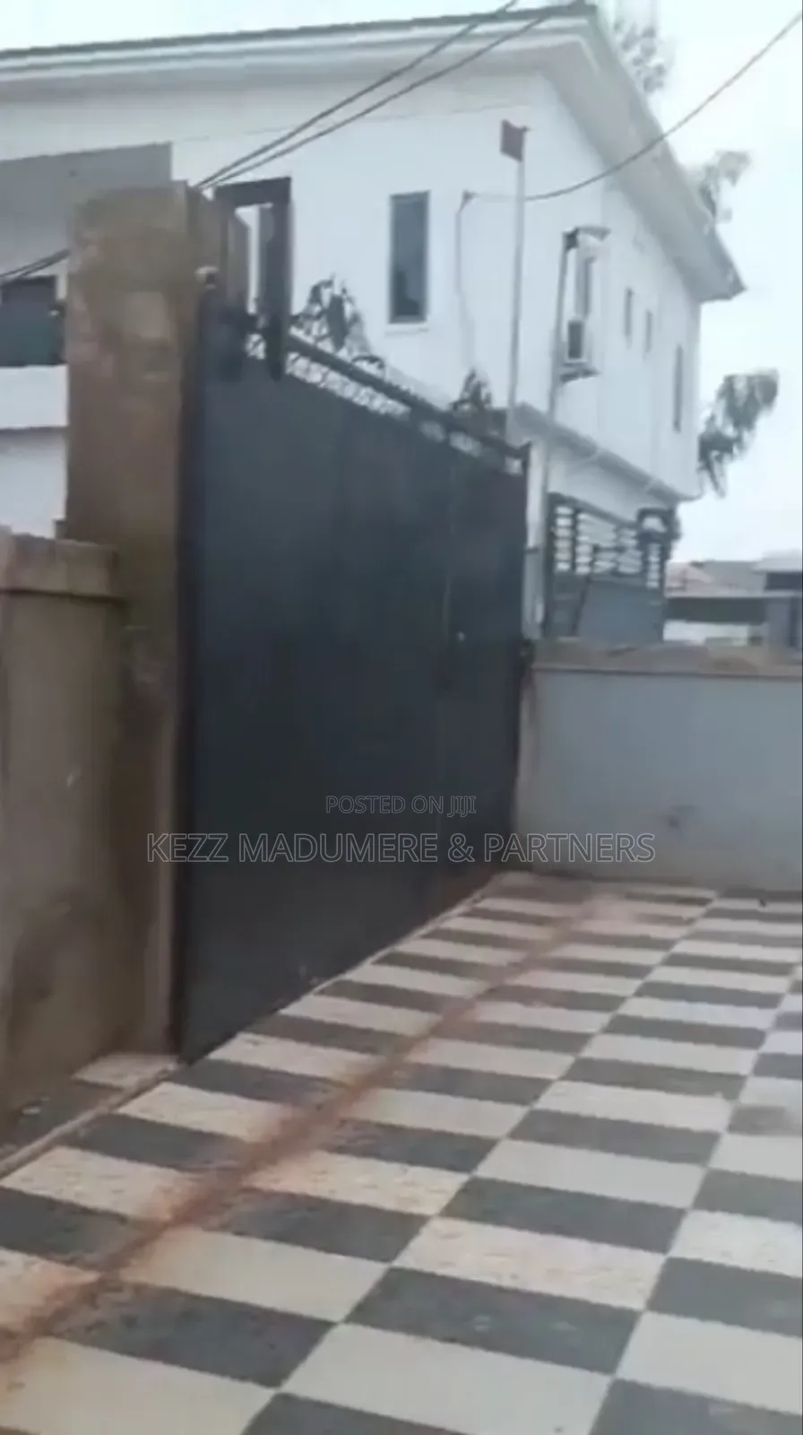 8bdrm Duplex in Nta Road , Port for sale