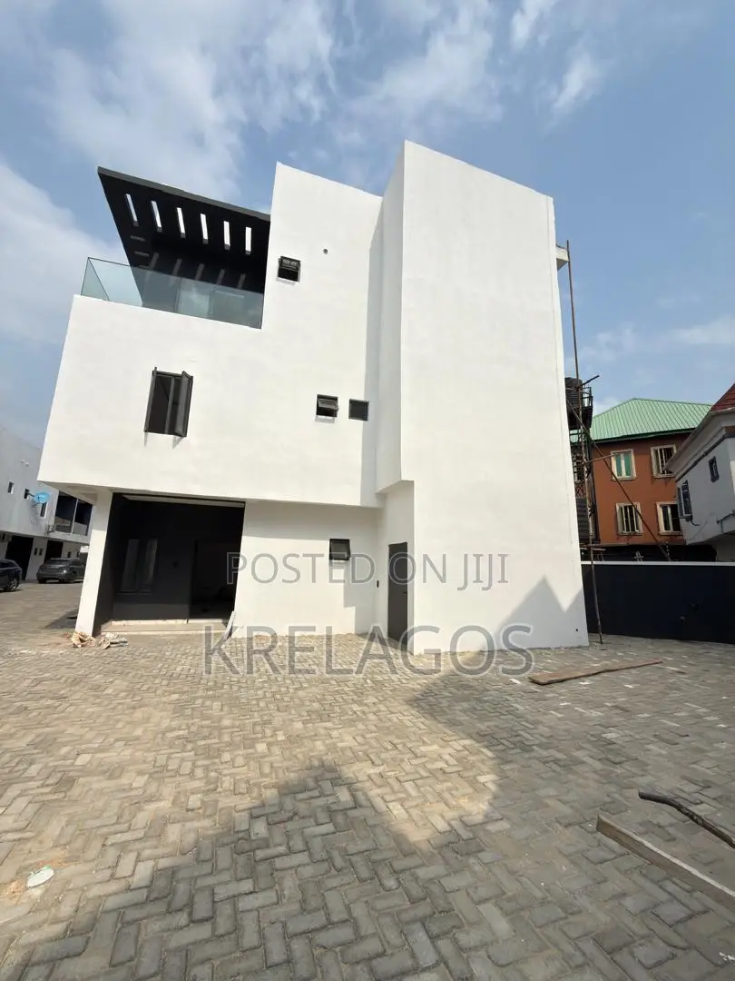 4bdrm Duplex in Ikota for sale