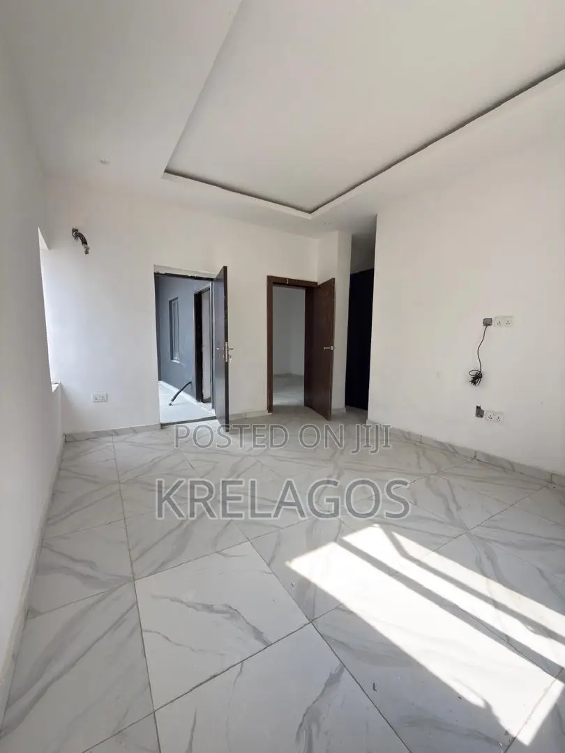 4bdrm Duplex in Ikota for sale