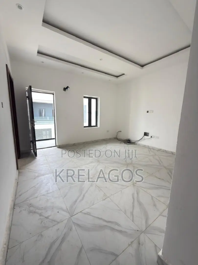 4bdrm Duplex in Ikota for sale