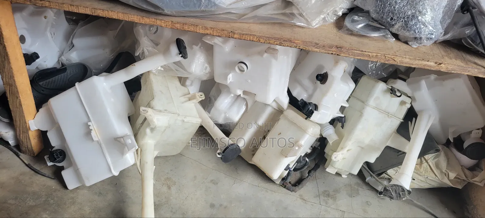 Water Car/Wiper Tank For All Toyota And Lexus Are Available