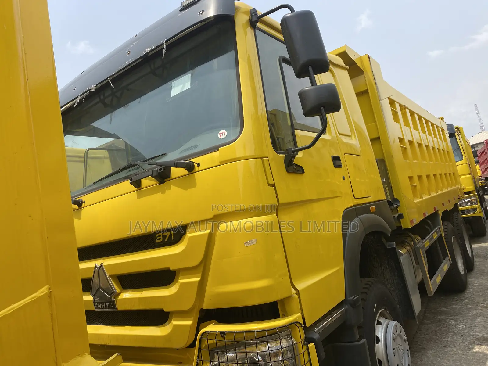 Yellow Howo371 Dump Truck