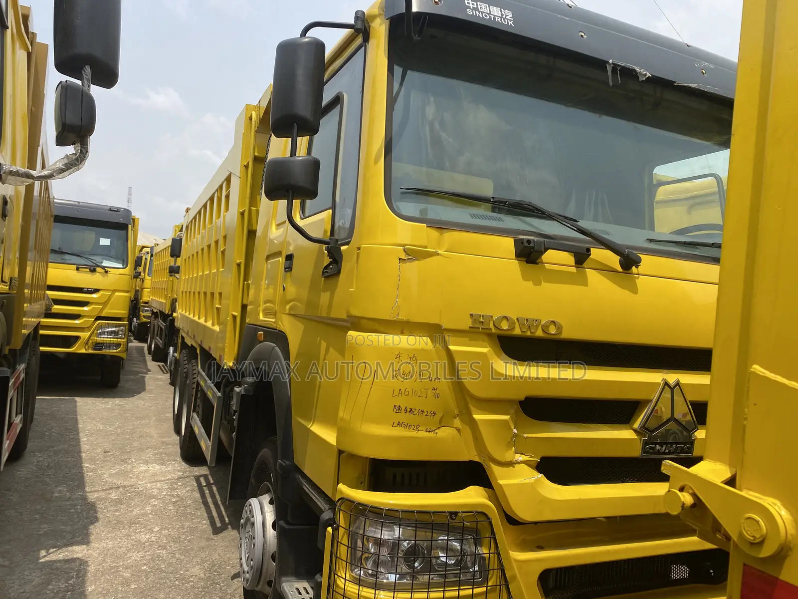 Yellow Howo371 Dump Truck
