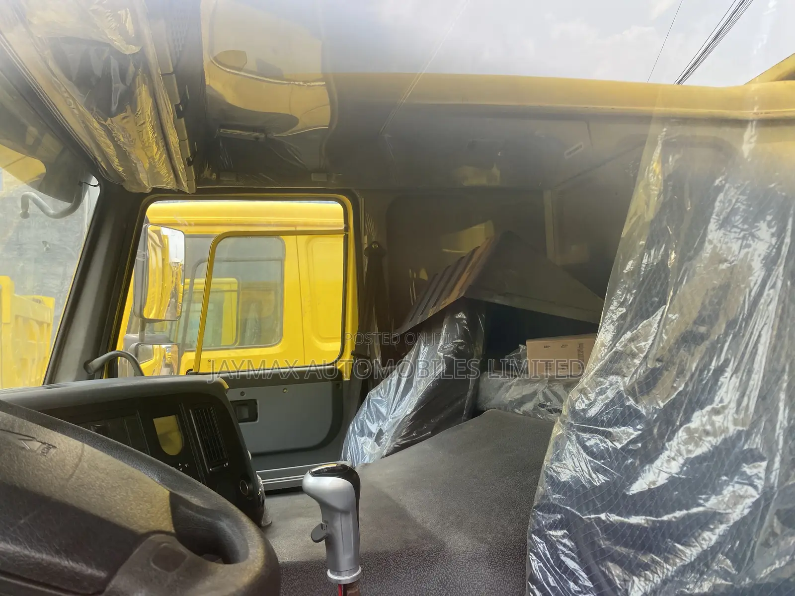Yellow Howo371 Dump Truck