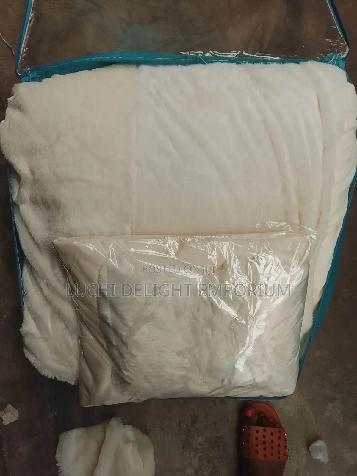 Cream Faux Fur Duvet Complete Set