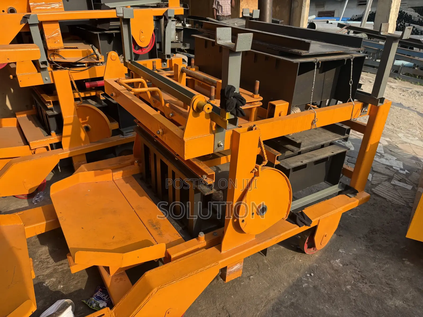 Block Molding Machine (Egg Layer)