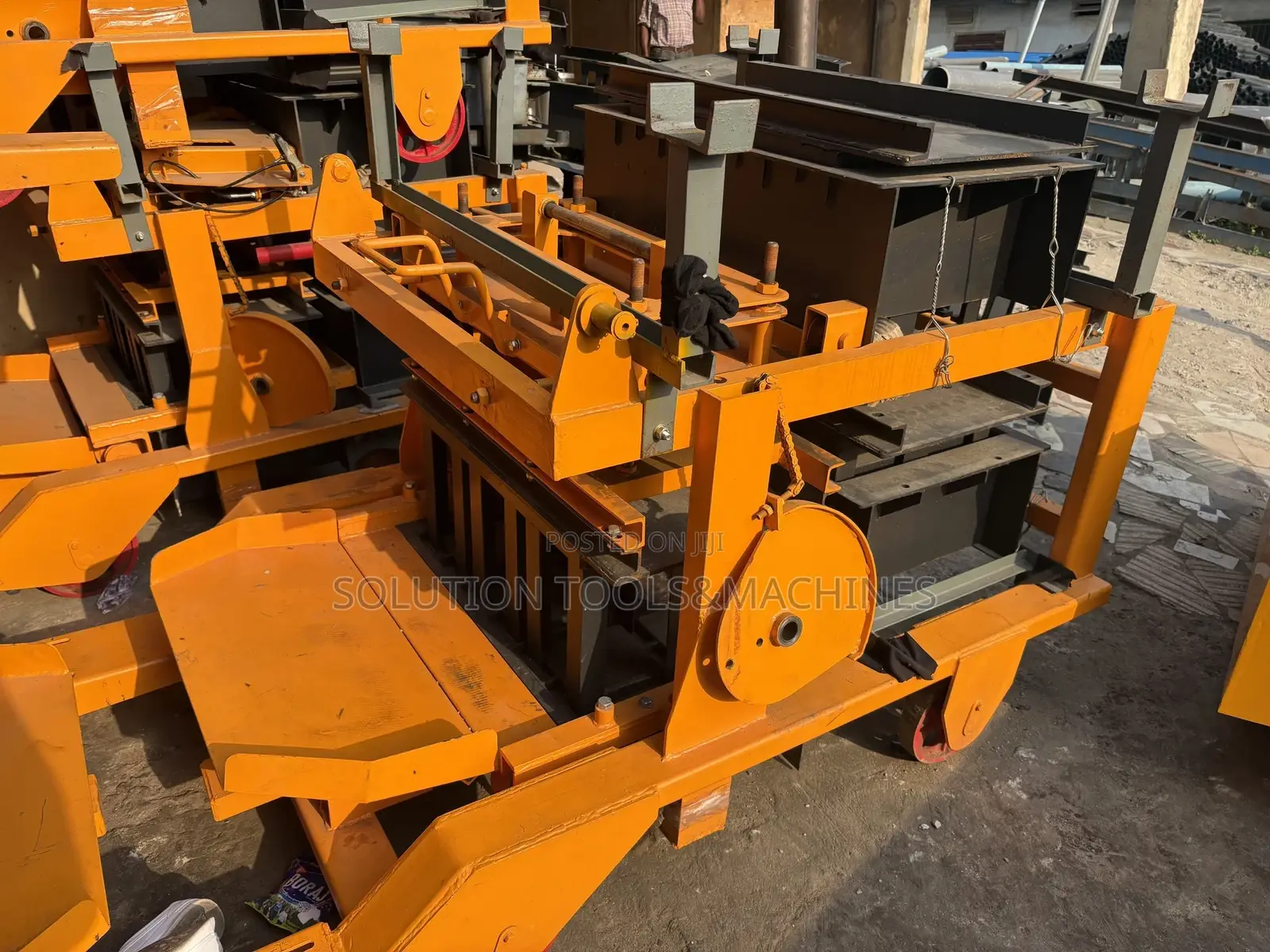 Block Moulding Machine (Egg Layer)