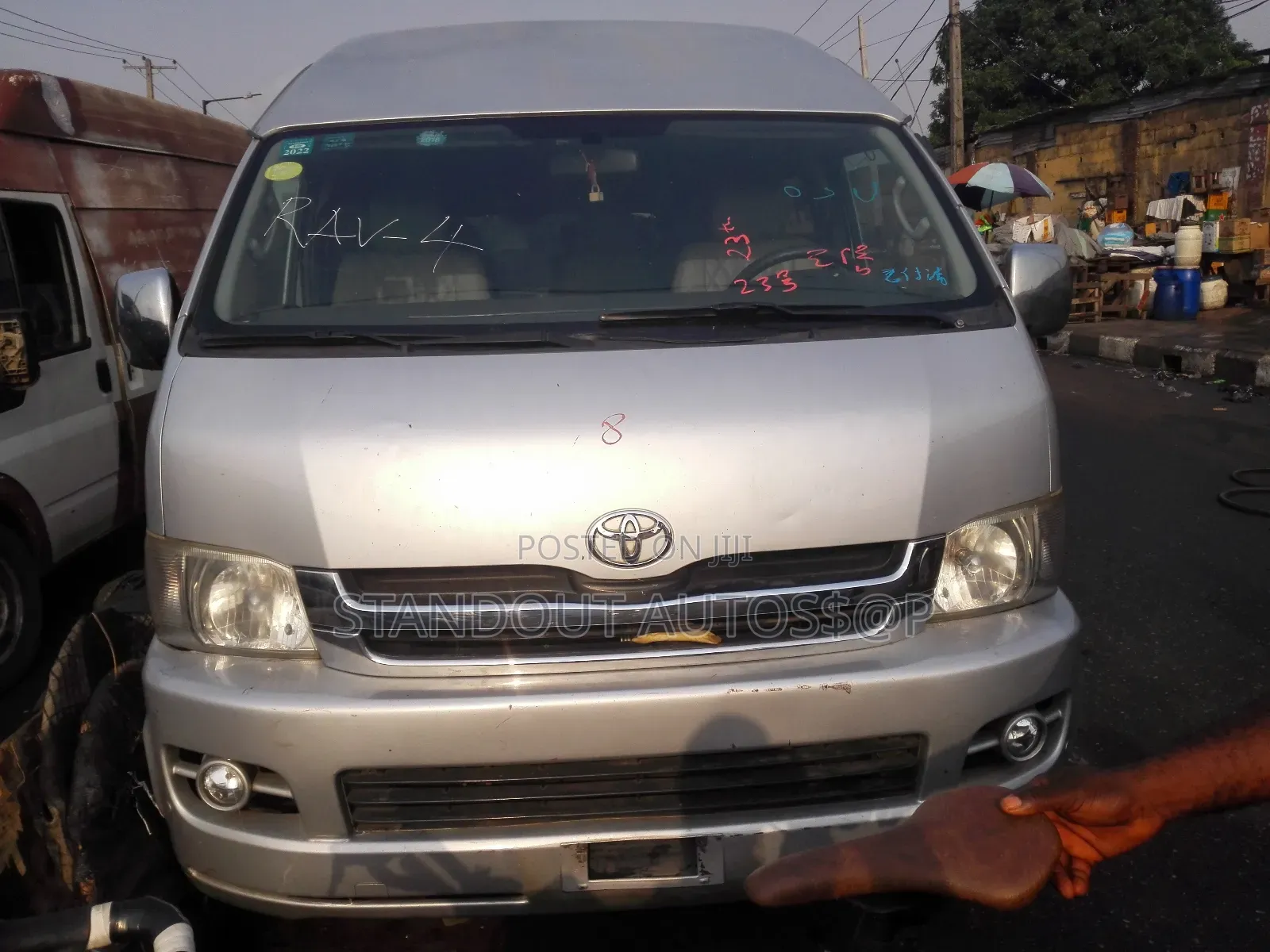 Toyota HiAce 2014 Silver