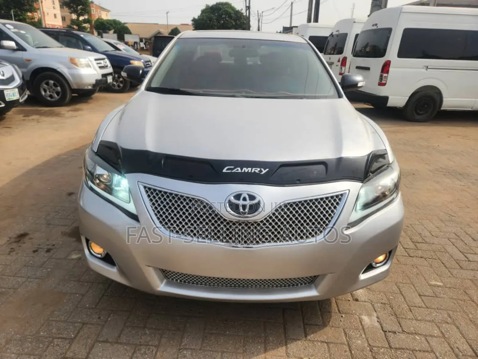 Toyota Camry LE 4dr Sedan (2.5L 4cyl 6AM) 2010 Silver
