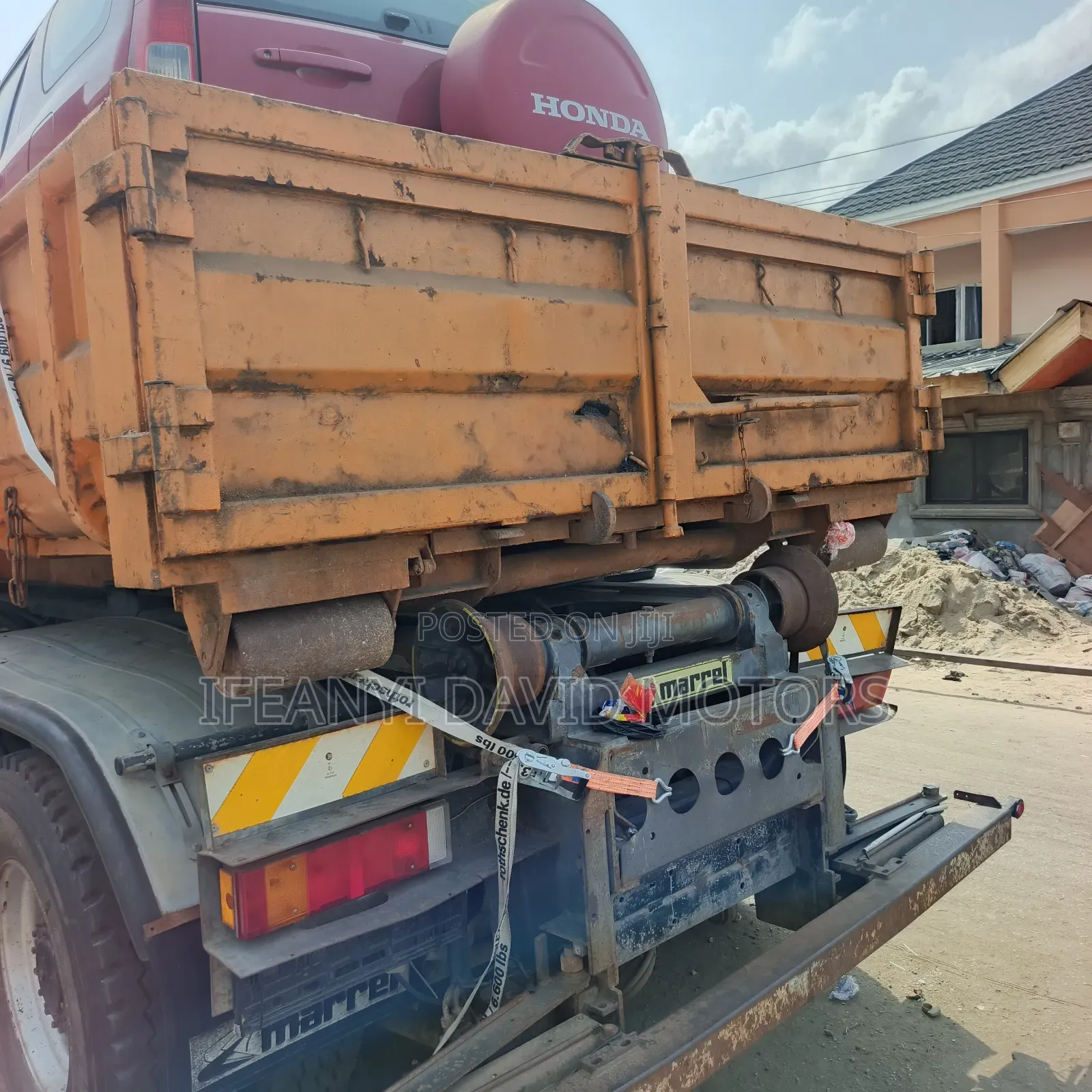 Daf Cf 10 Tyres With Hiab 10 Tons Tokunbo