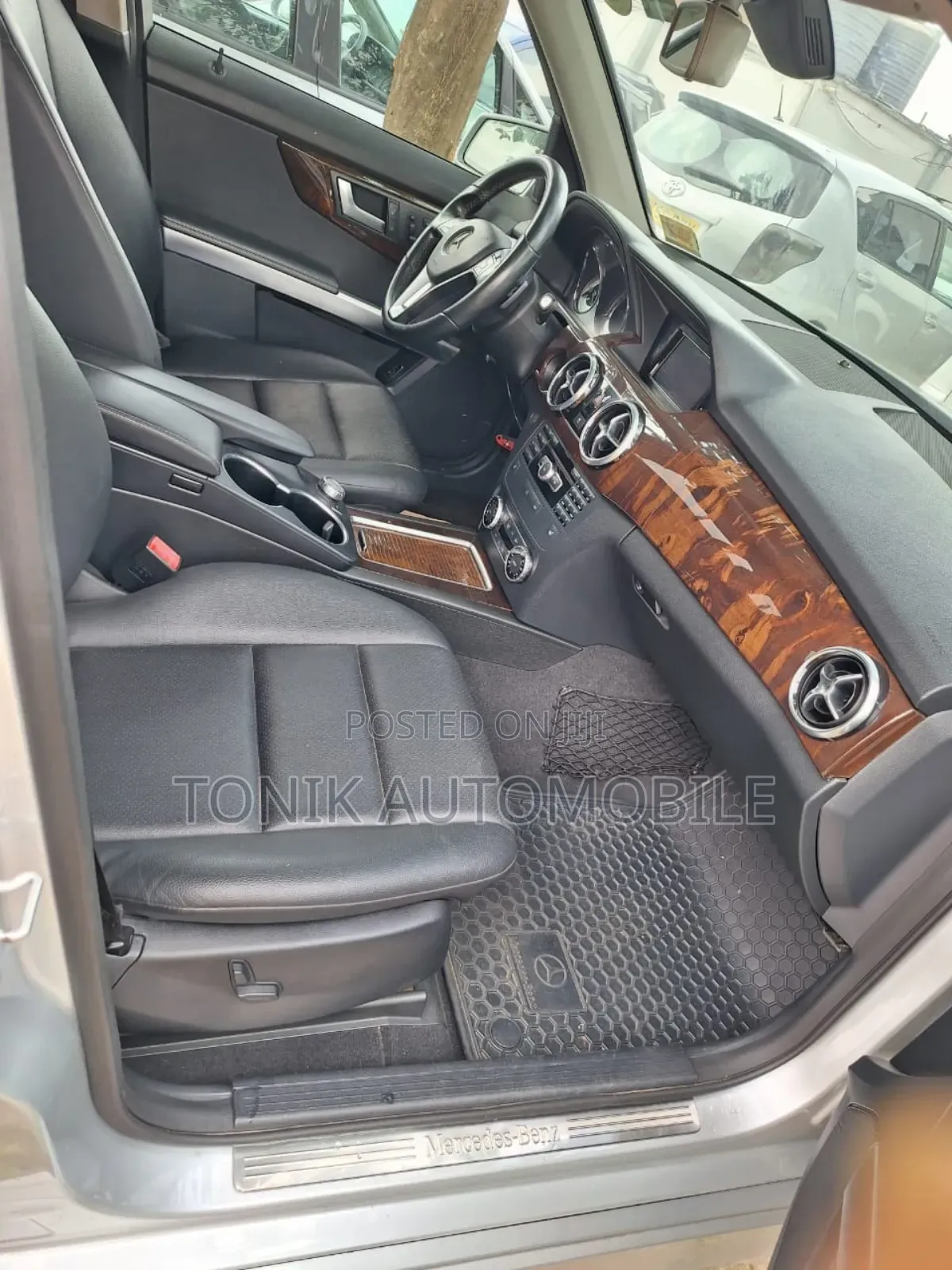Mercedes-Benz GLK-Class Base GLK 350 4dr AWD 4MATIC (3.5L 6cyl 7A) 2015