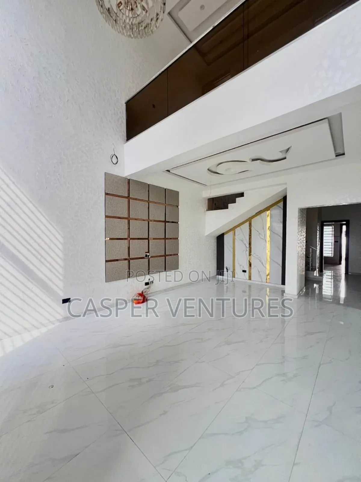 5bdrm Duplex in Osapa for sale