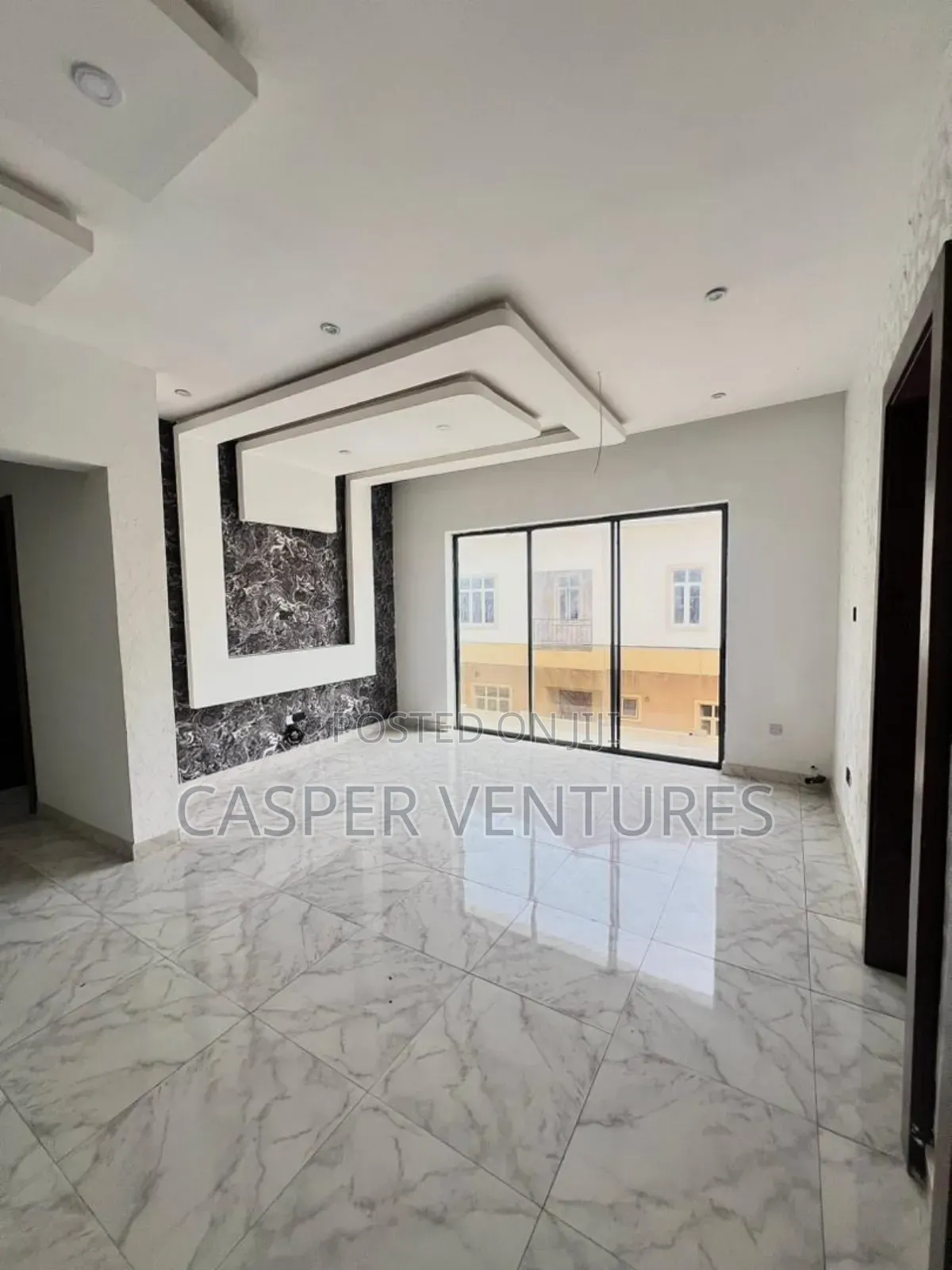 5bdrm Duplex in Osapa for sale