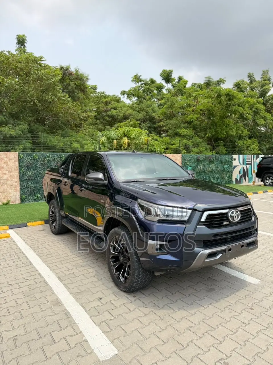 Toyota Hilux 2021 Blue