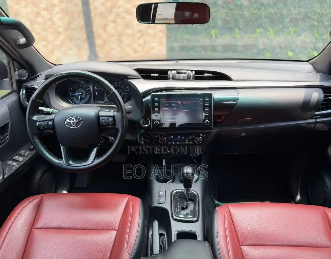 Toyota Hilux 2021 Blue