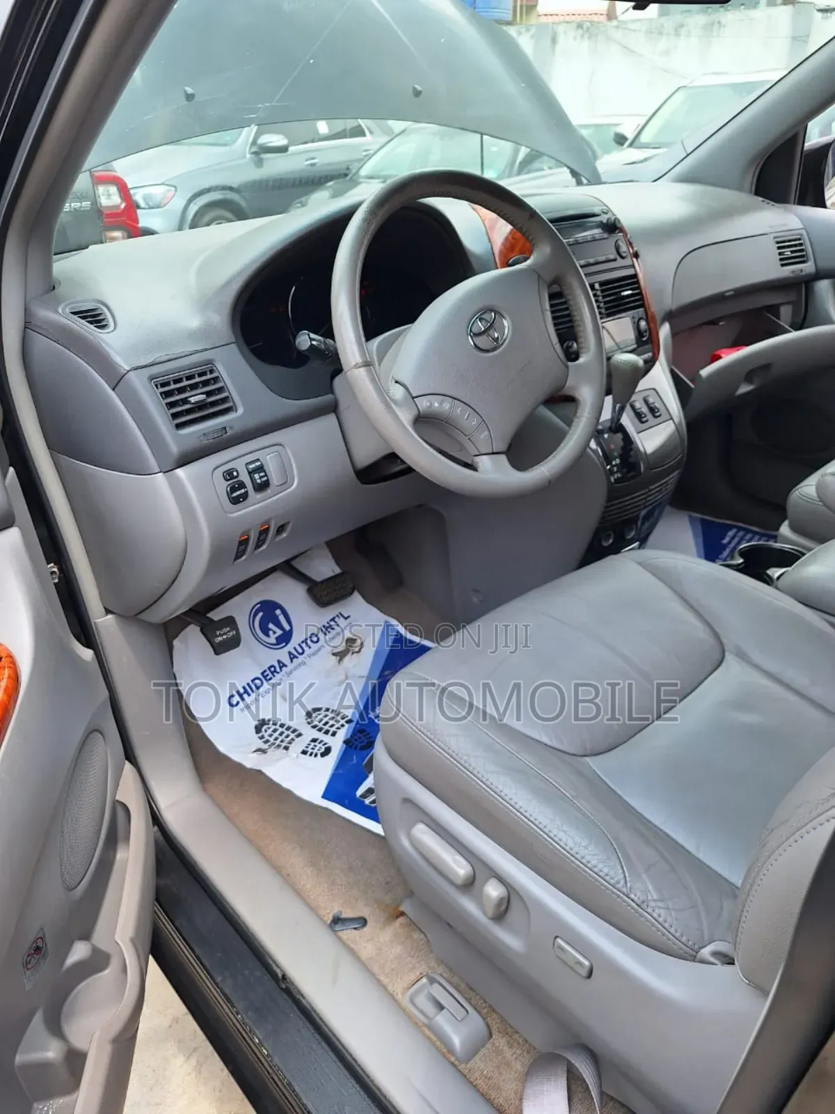 Toyota Sienna XLE AWD 2009 Black