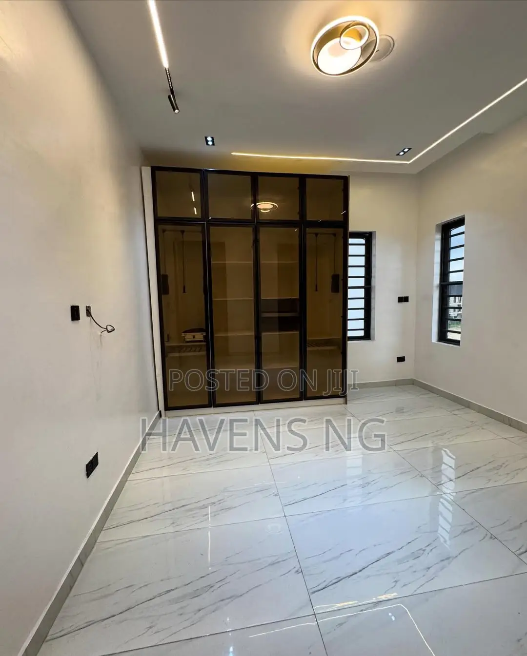 4bdrm Duplex in Idado for sale