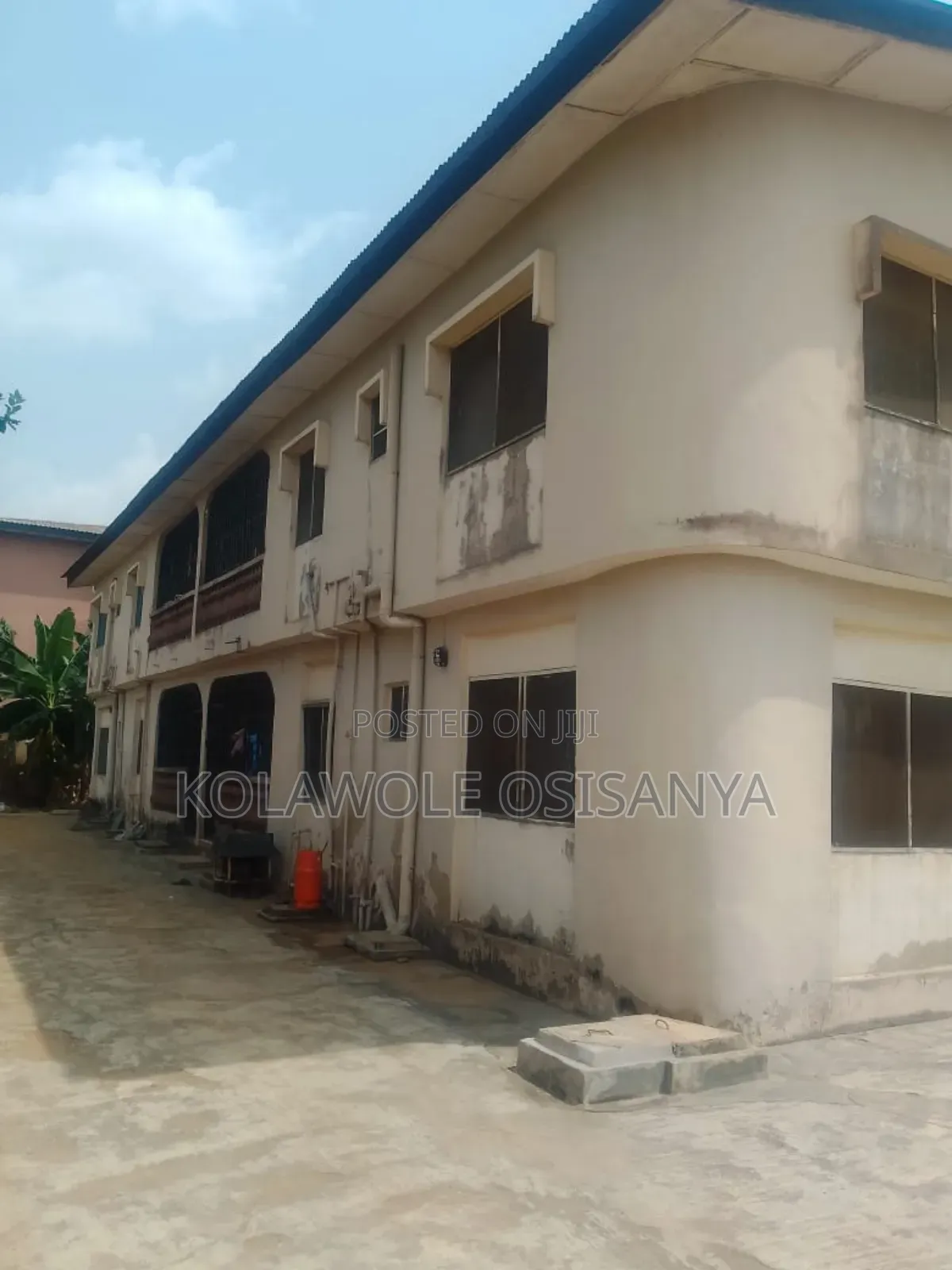 3bdrm Block of Flats in Ejigbo for sale