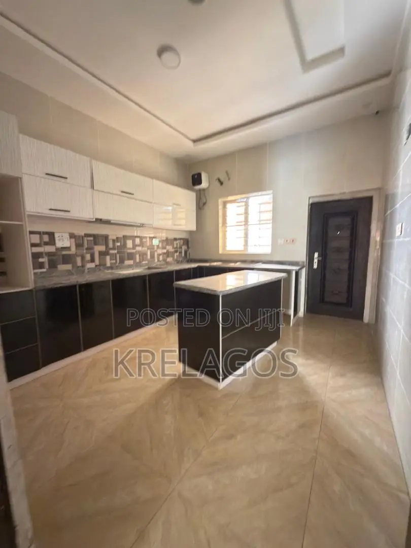 4bdrm Duplex in Ikota for sale