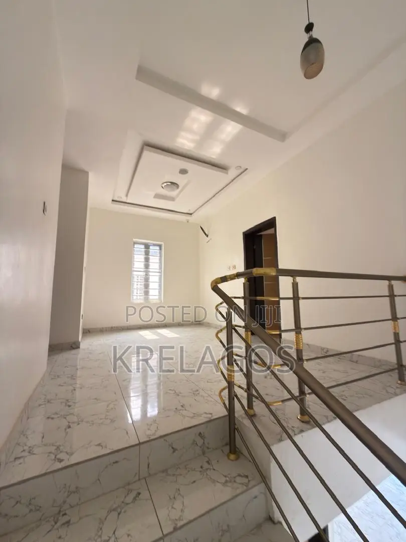 4bdrm Duplex in Ikota for sale