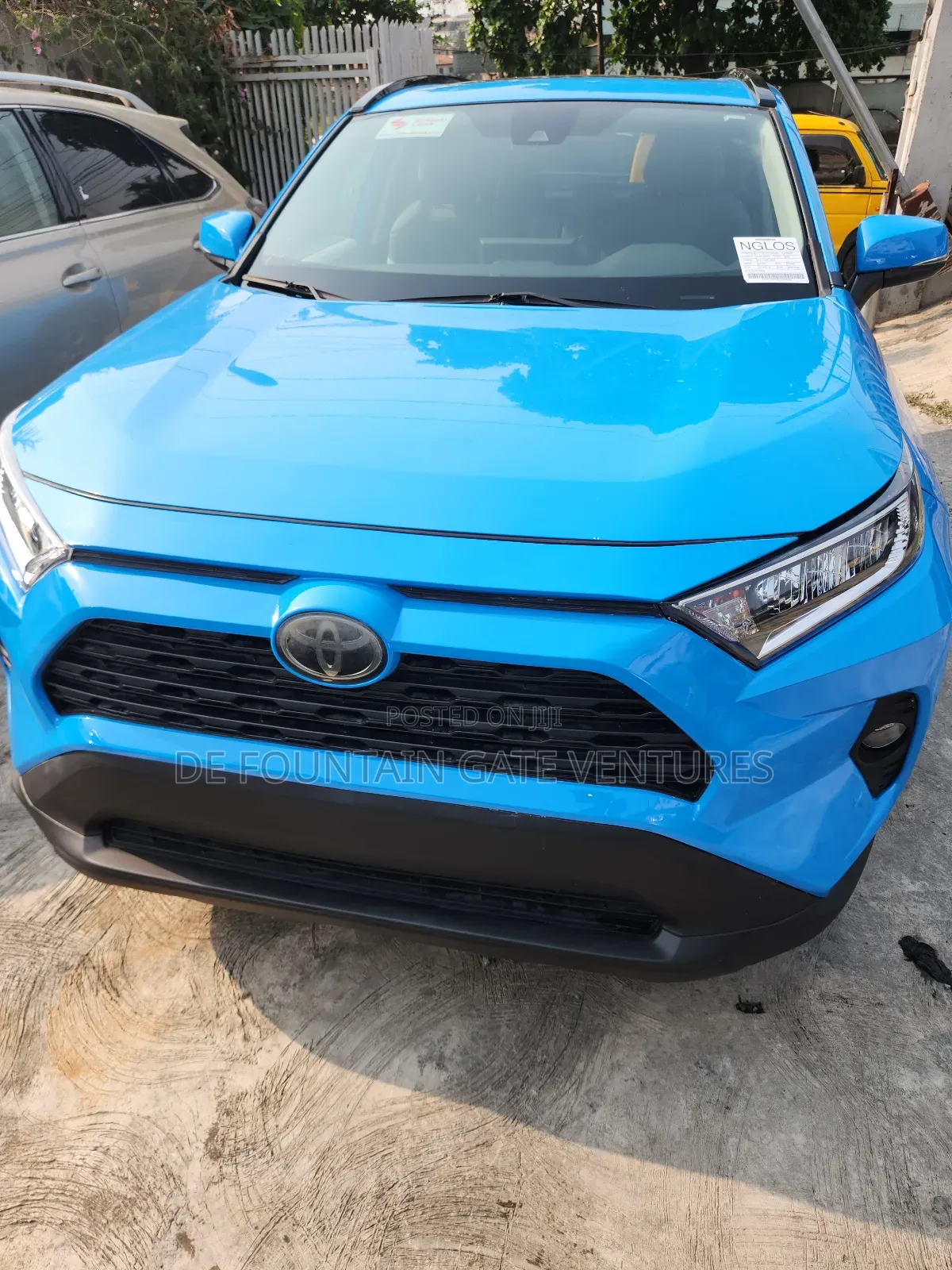 Toyota RAV4 XLE FWD 2019 Blue