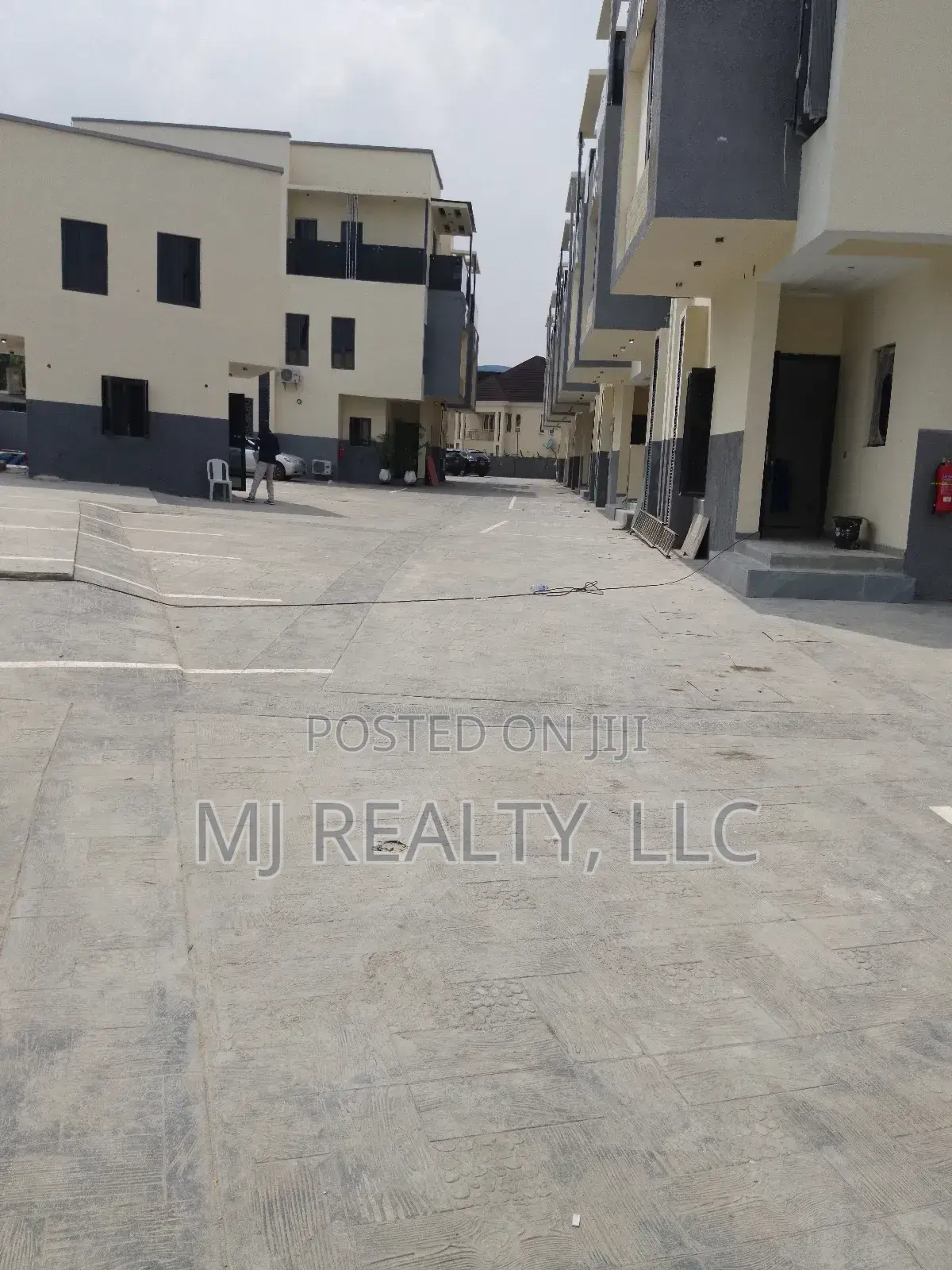 4bdrm Townhouse / Terrace in Ikeja GRA for rent