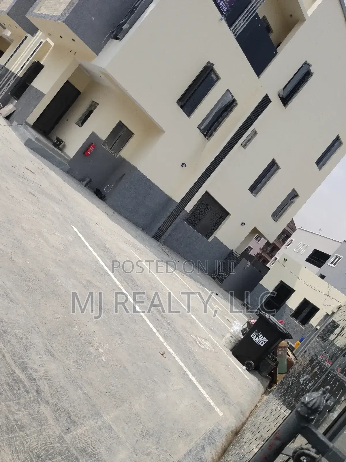 4bdrm Townhouse / Terrace in Ikeja GRA for rent