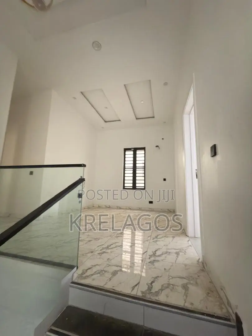4bdrm Duplex in Ikota for sale