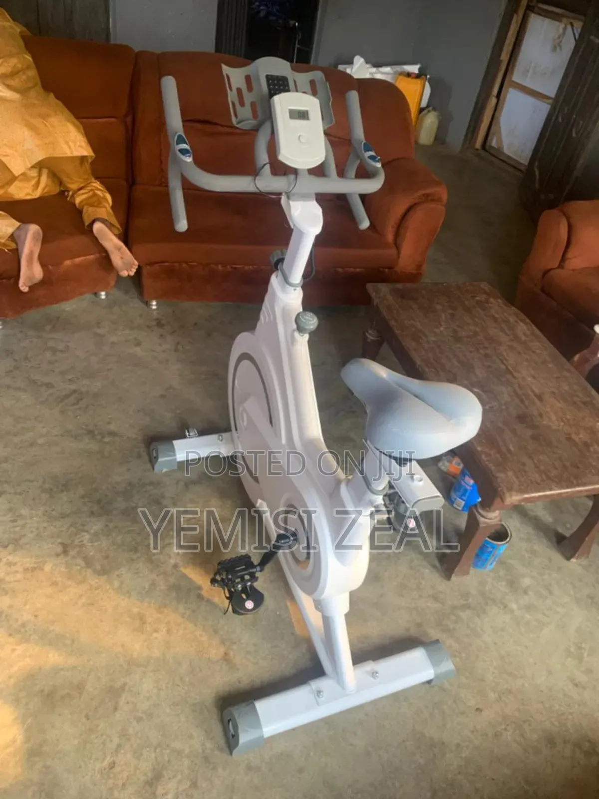 American White Fitness Stationery/Spinning Bike With 150kg User Weight
