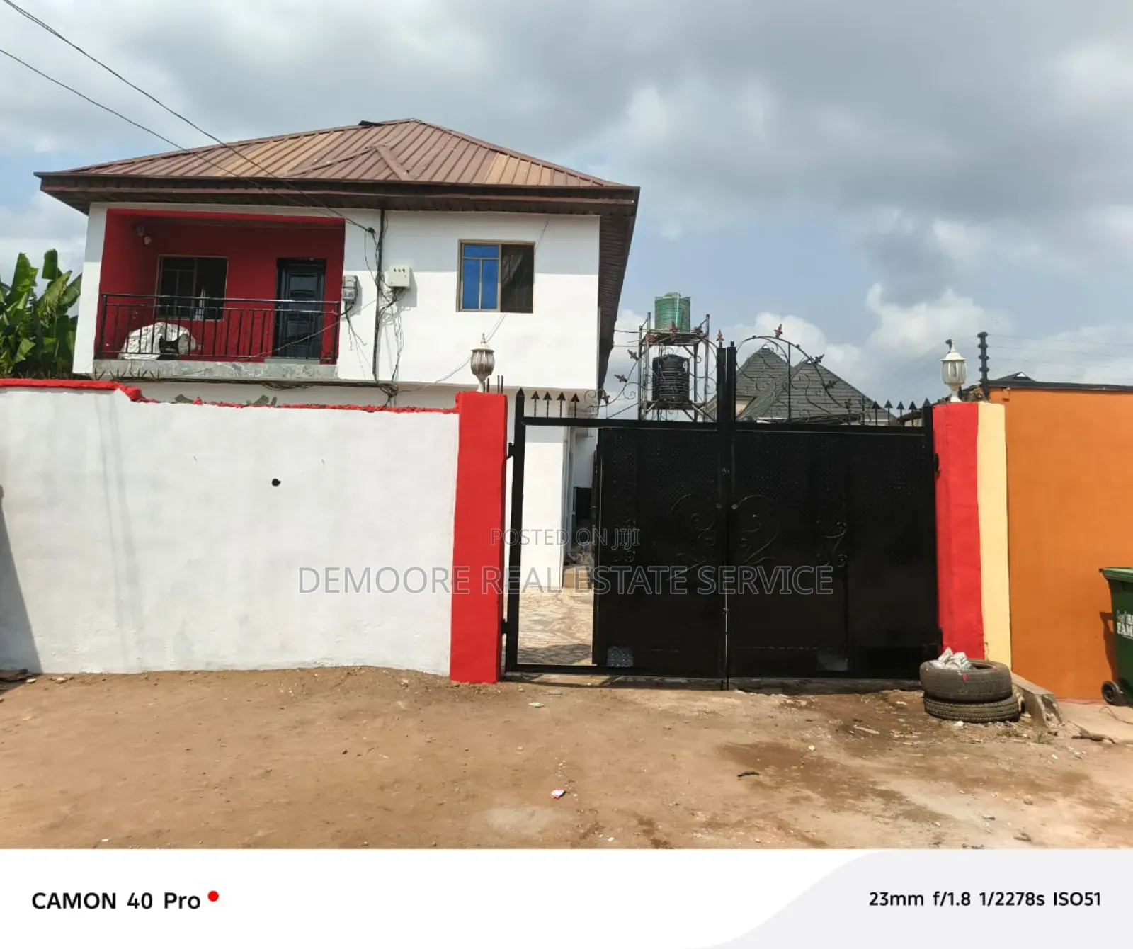 8bdrm Block of Flats in Abaranje, Ikotun / Ikotun/Igando for sale