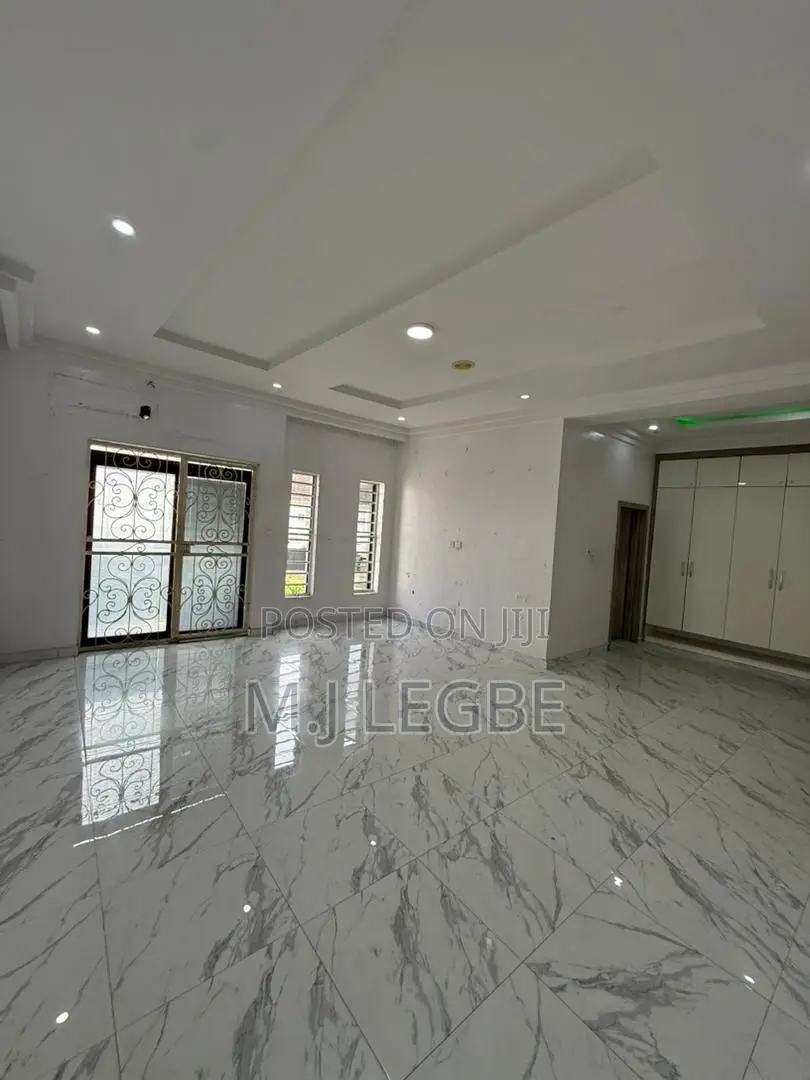 Studio Apartment in Ikota, Lekki for rent
