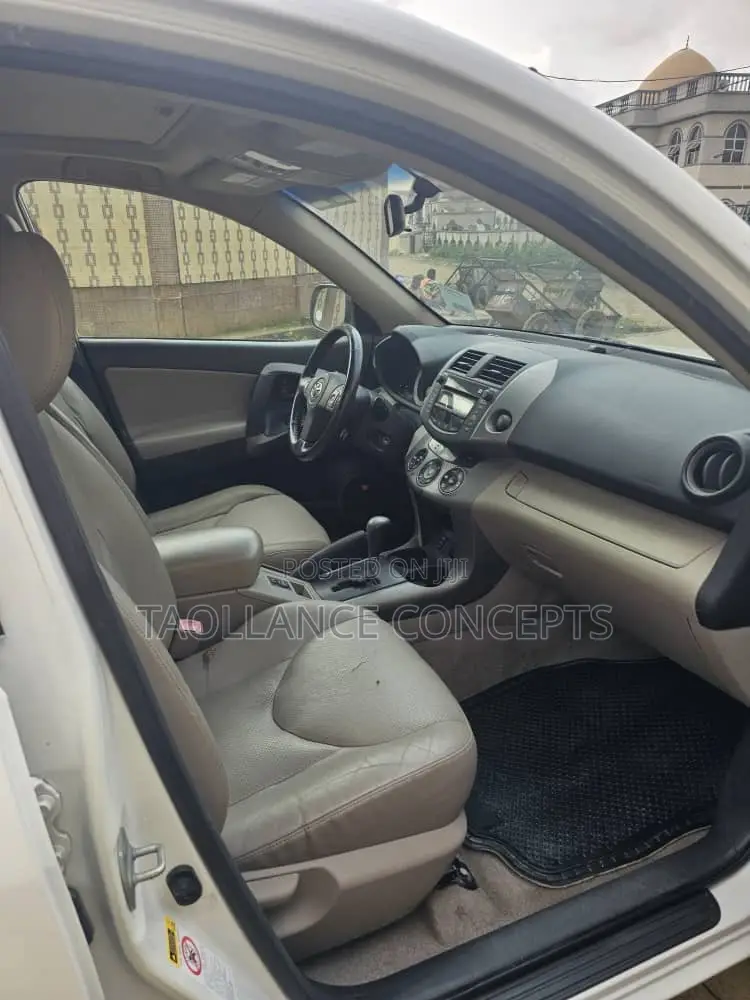 Toyota RAV4 Limited 2008 White