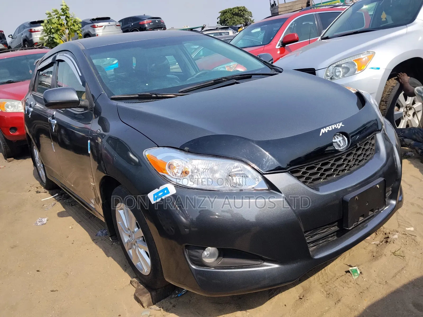 Toyota Matrix L Hatchback FWD (1.8L 4cyl 5M) 2012 Gray