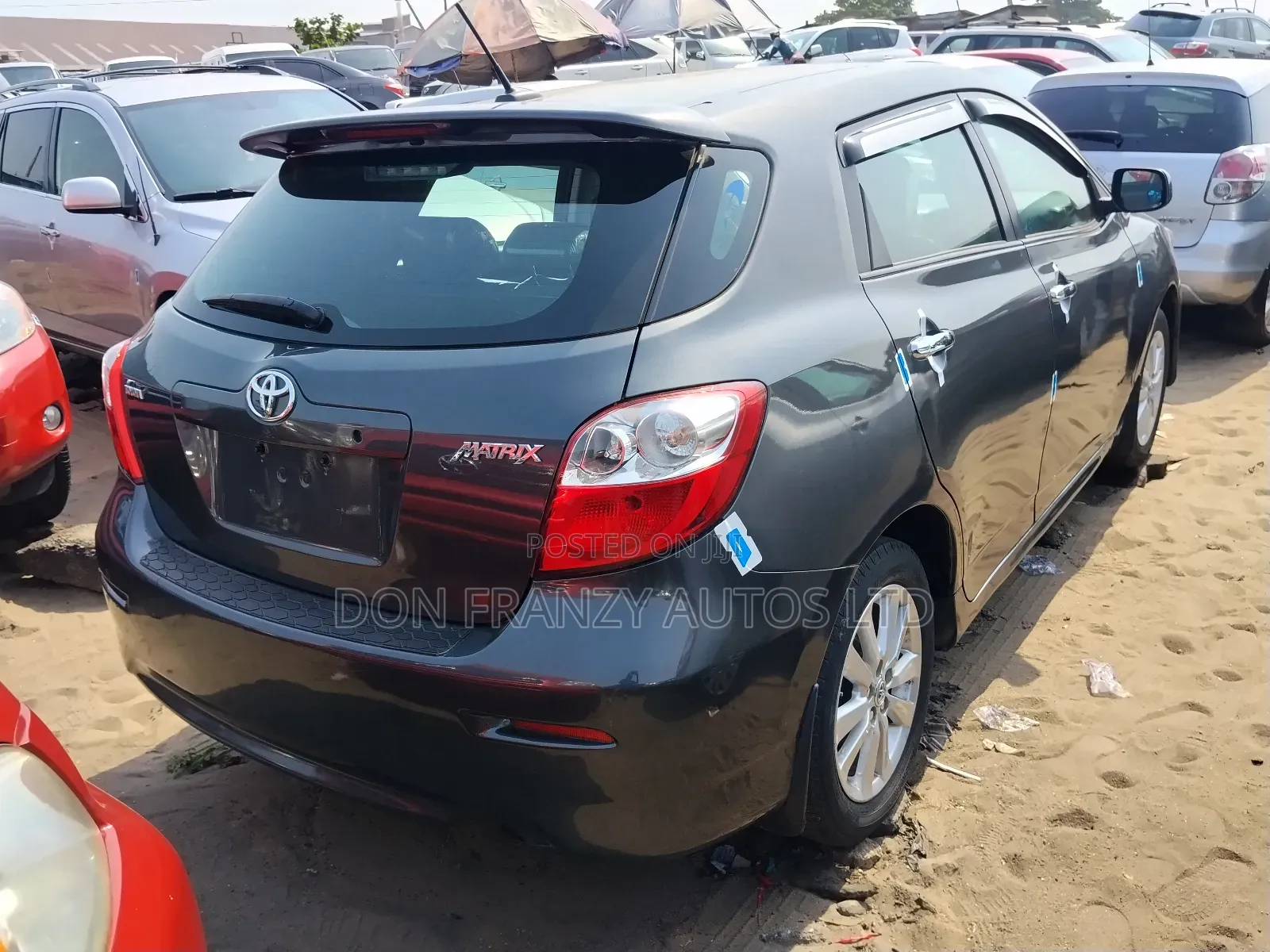 Toyota Matrix L Hatchback FWD (1.8L 4cyl 5M) 2012 Gray