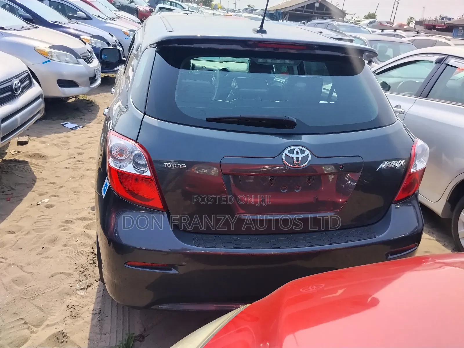 Toyota Matrix L Hatchback FWD (1.8L 4cyl 5M) 2012 Gray