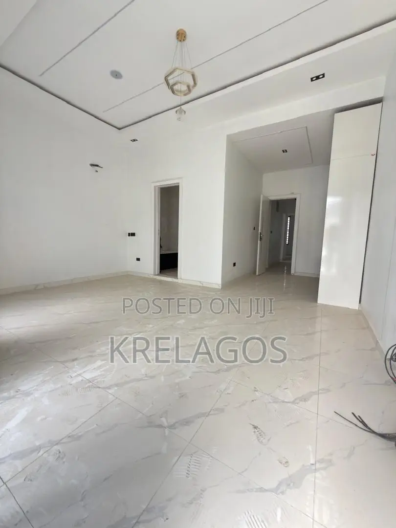 4bdrm Duplex in Ikota for sale