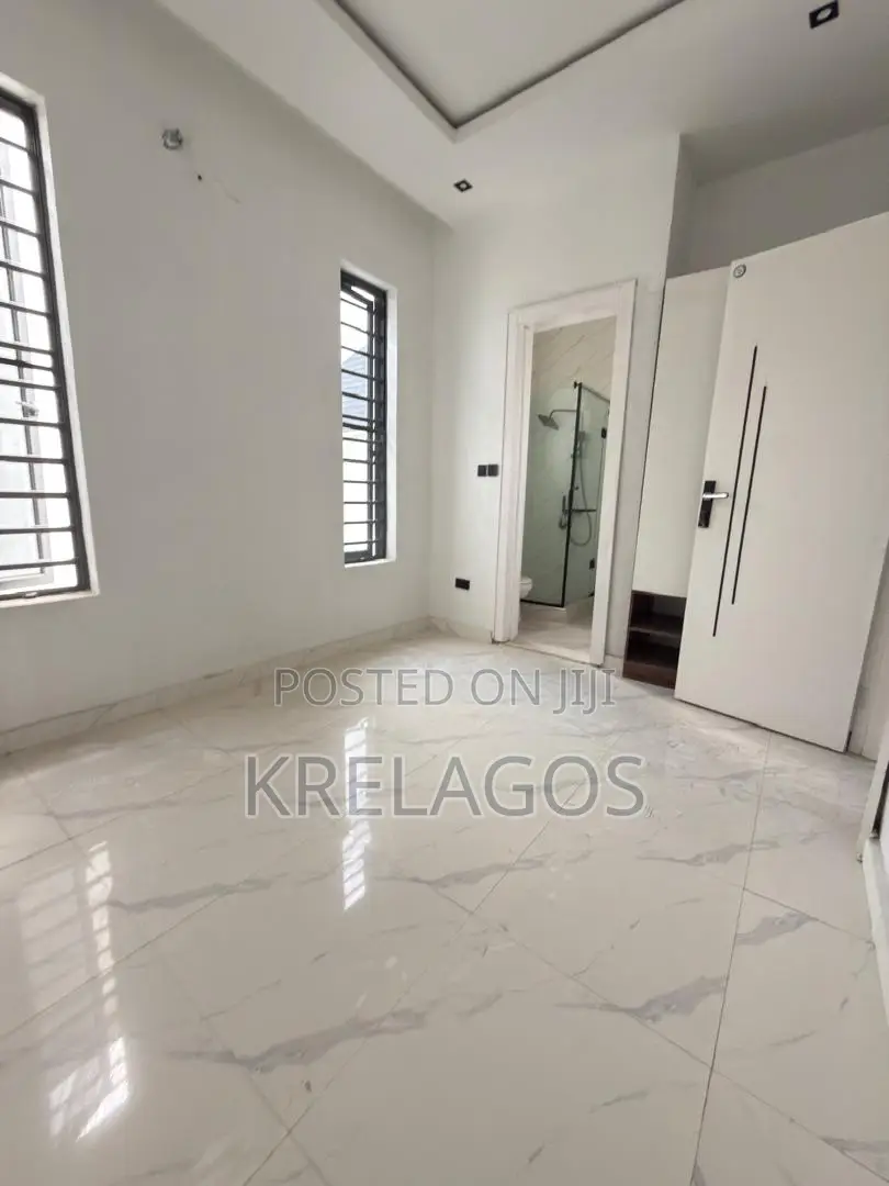 4bdrm Duplex in Ikota for sale