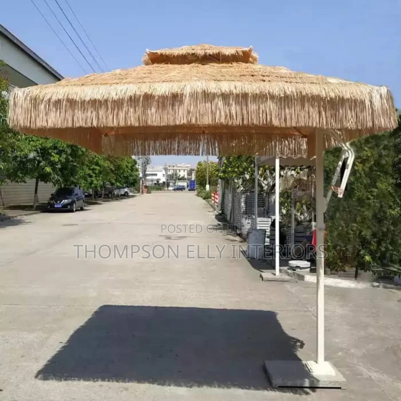 Tropical Style Thatched Patio Umbrella – Large Outdoor Shade