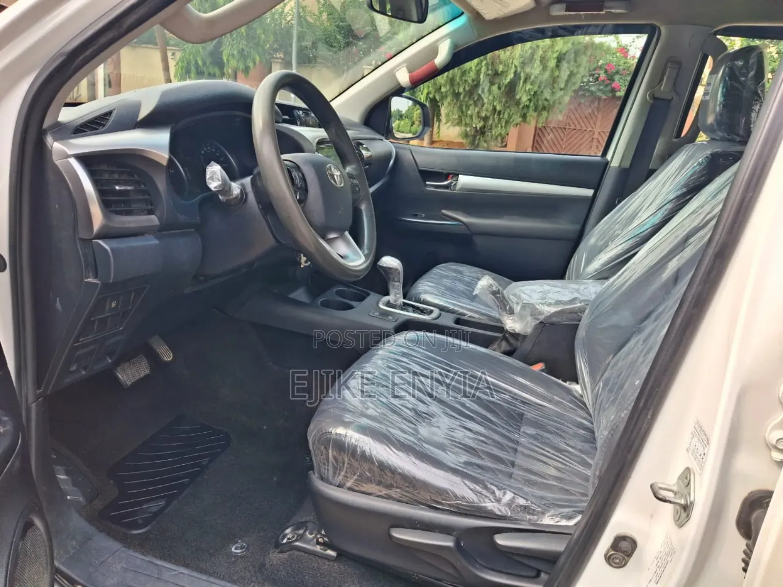 Toyota Hilux SR5 4x4 2019 White