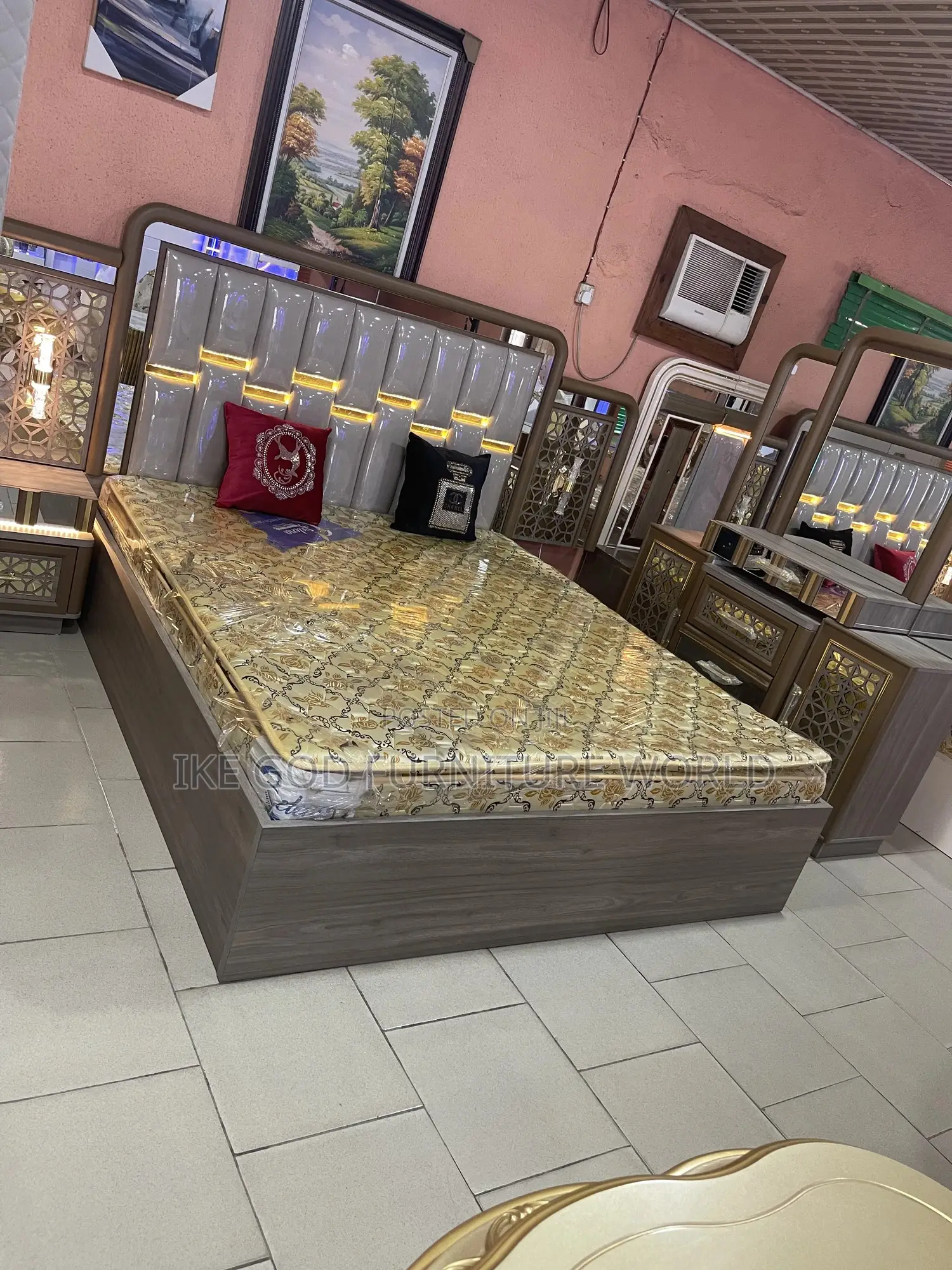6by7 Imported Turkish Bed With Dressing Mirror and Side Draw