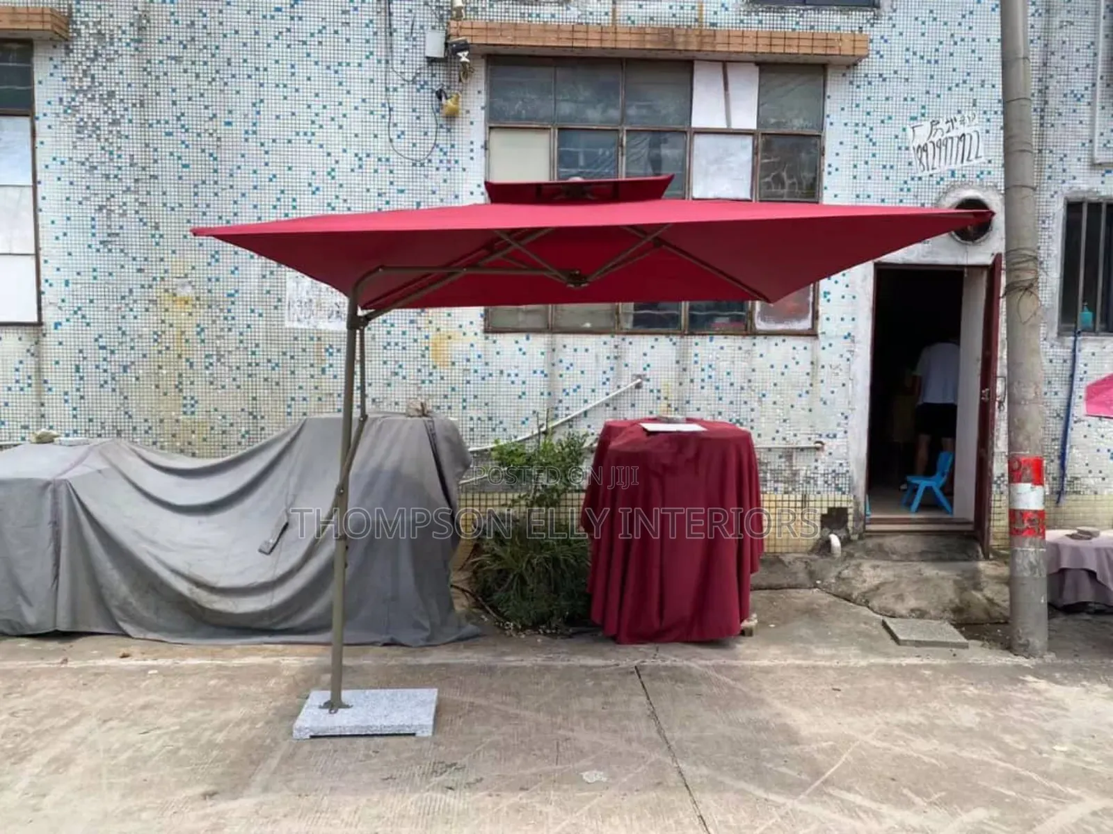 Large Cantilever Patio Umbrella – Stylish Outdoor Shade