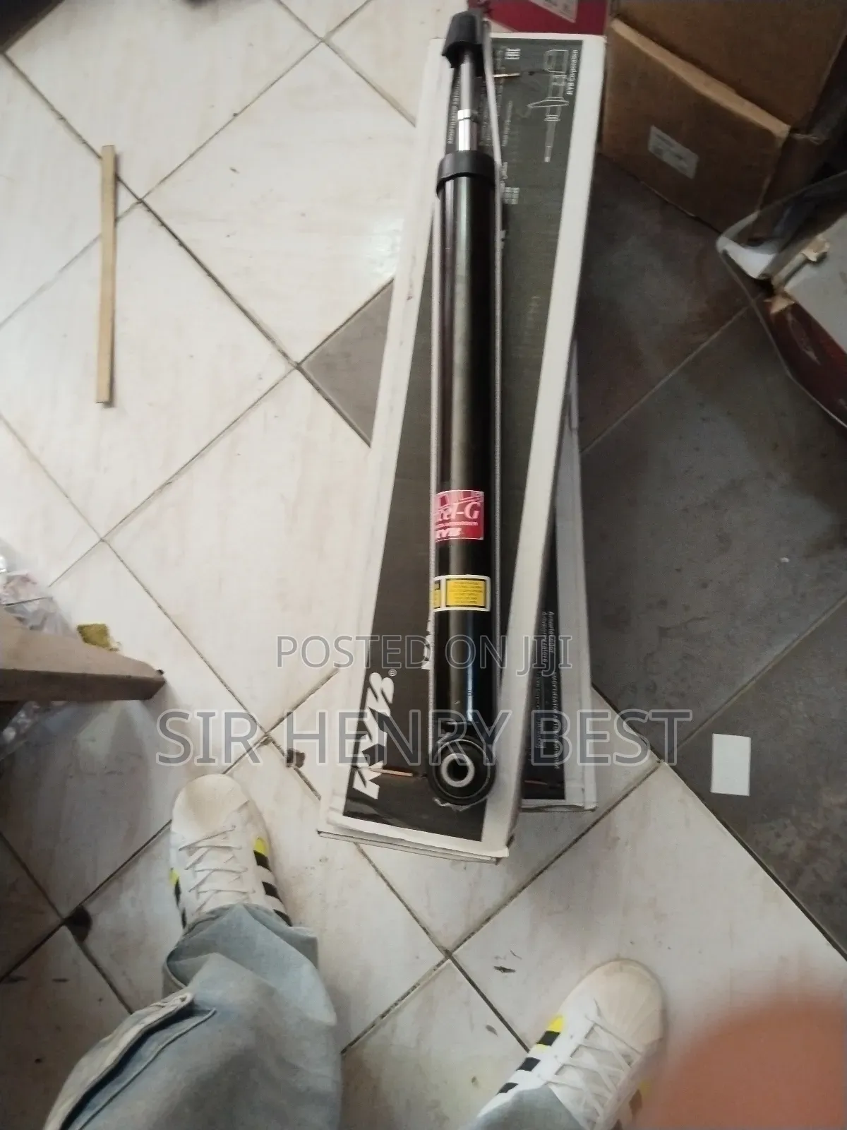 Rear Shocks Absorbers Kyb With Sensor Lexus Gs 350 .2014/2020