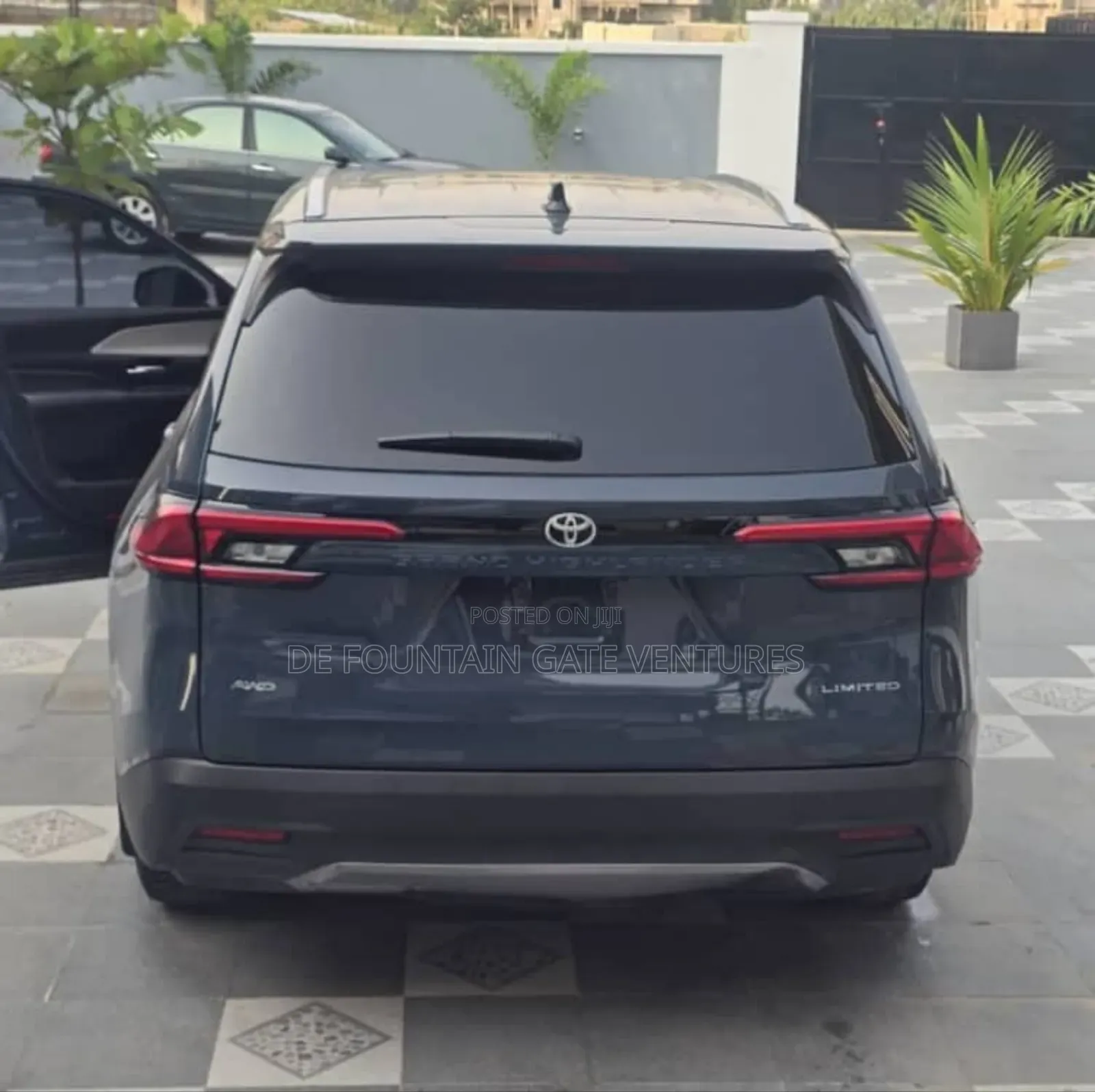Toyota Highlander Limited FWD 2024 Gray